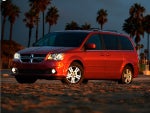 2017 Grand Caravan Thumbnail 1