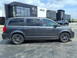2017 Grand Caravan Thumbnail 2