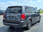 2017 Grand Caravan Thumbnail 3