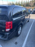 2019 Grand Caravan Thumbnail 3