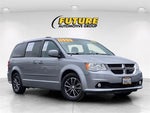 2017 Grand Caravan Thumbnail 1