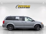 2017 Grand Caravan Thumbnail 3