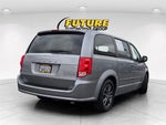 2017 Grand Caravan Thumbnail 4
