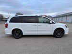 2017 Grand Caravan Thumbnail 4