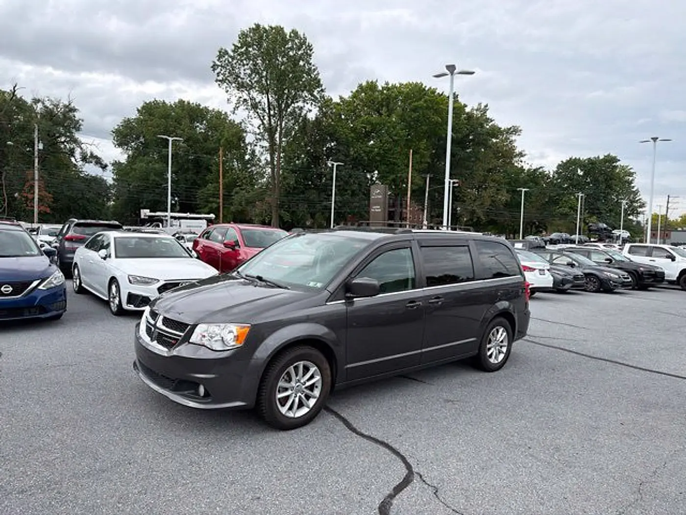 2019 Dodge Grand Caravan - $11,990