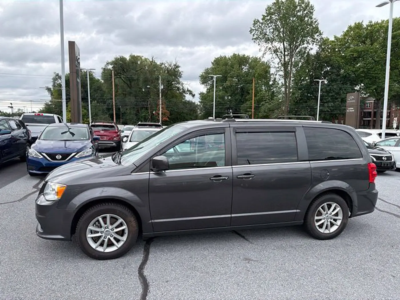 2019 Dodge Grand Caravan - $11,990