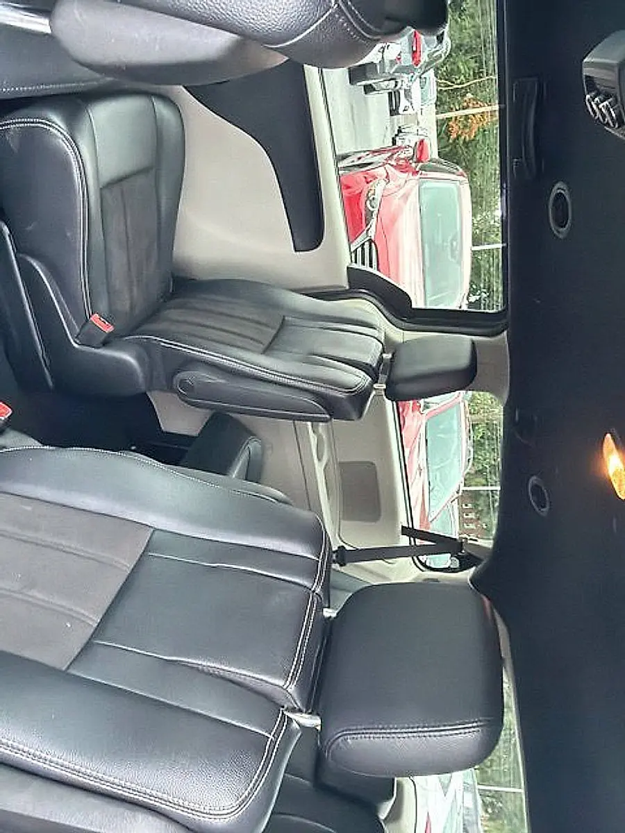 2019 Dodge Grand Caravan - $11,990