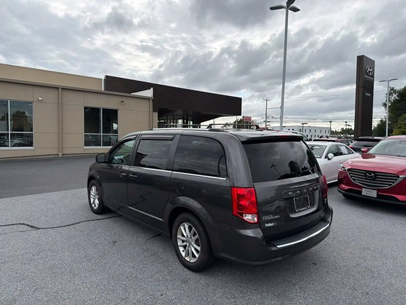 2019 Dodge Grand Caravan - $11,990
