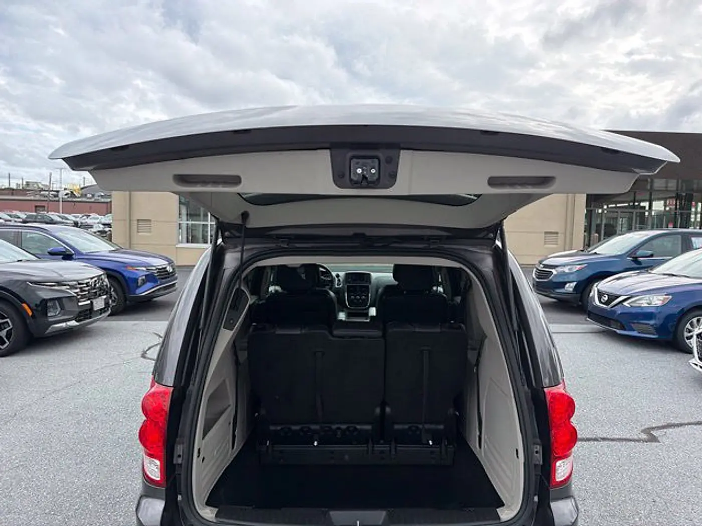 2019 Dodge Grand Caravan - $11,990