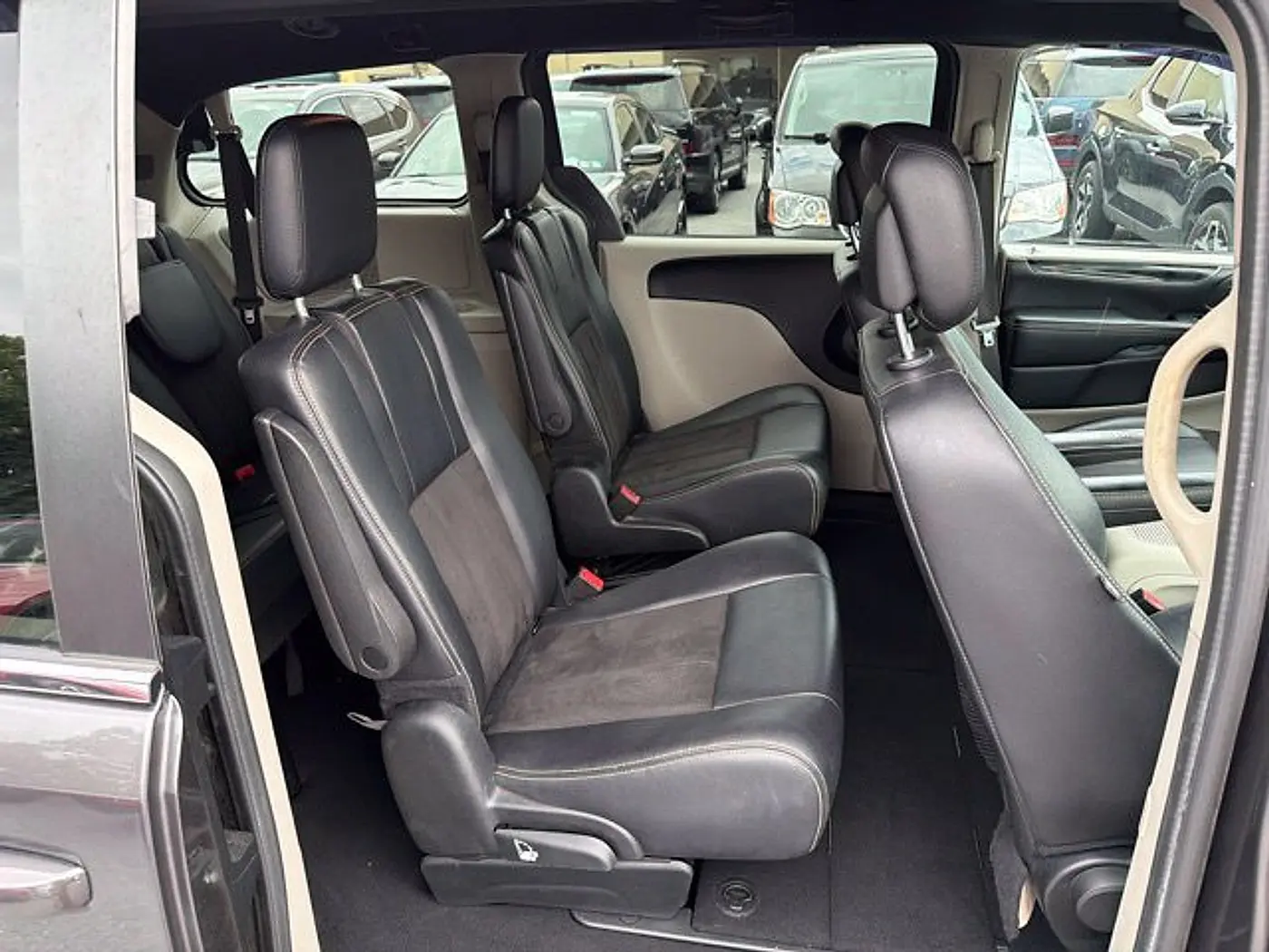 2019 Dodge Grand Caravan - $11,990
