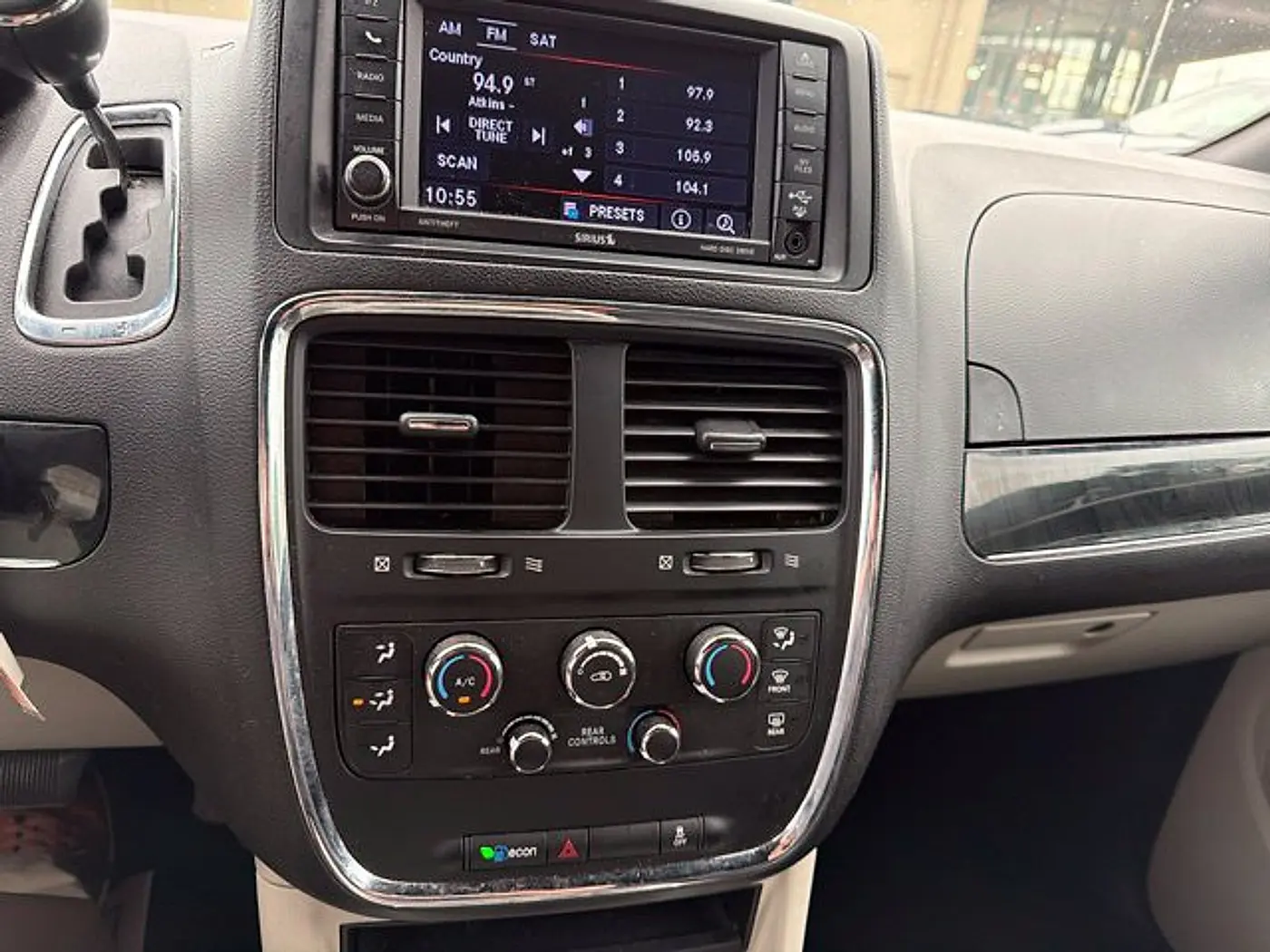2019 Dodge Grand Caravan - $11,990