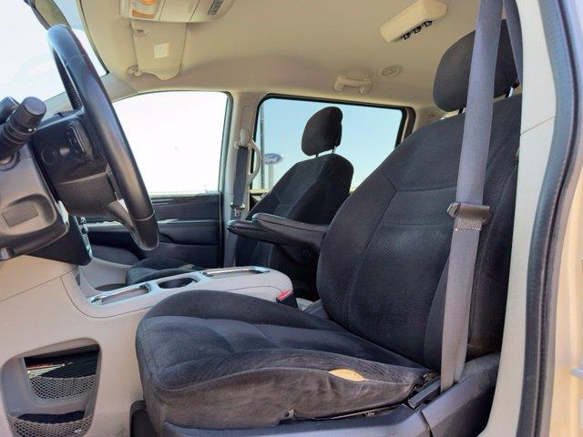 2015 Dodge Grand Caravan - $8,988