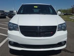2017 Grand Caravan Thumbnail 3