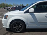2017 Grand Caravan Thumbnail 16