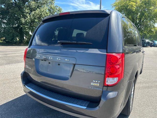 2019 Dodge Grand Caravan - $12,900