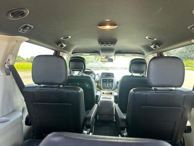 2019 Dodge Grand Caravan - $12,900