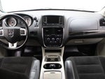 2016 Grand Caravan Thumbnail 5