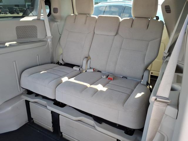 2015 Dodge Grand Caravan - $28,500