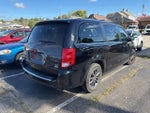 2017 Grand Caravan Thumbnail 3