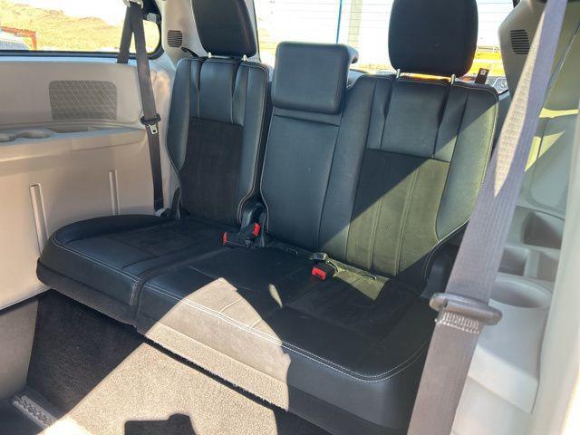 2019 Dodge Grand Caravan - $21,995