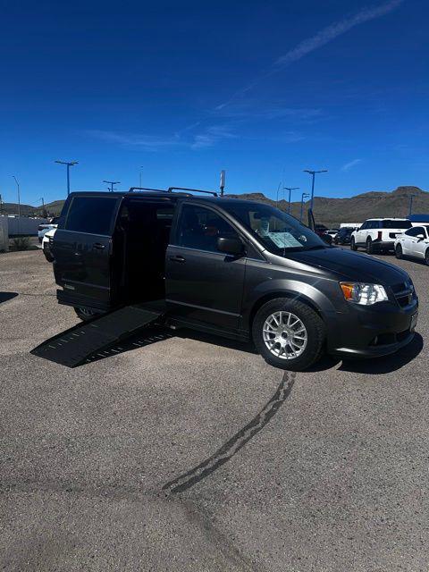 2019 Dodge Grand Caravan - $21,995