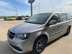 2016 Grand Caravan Thumbnail 5