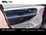 2017 Grand Caravan Thumbnail 16
