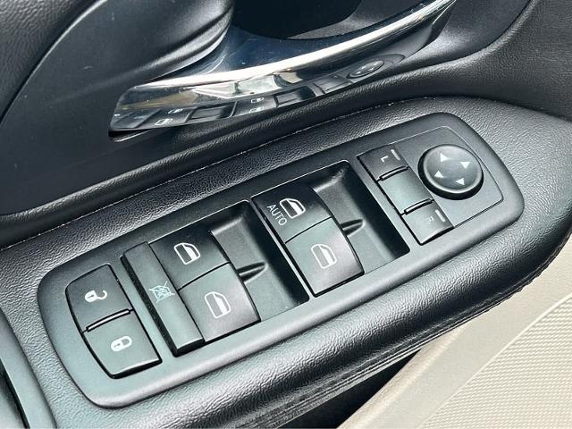 2014 Dodge Grand Caravan - $13,995