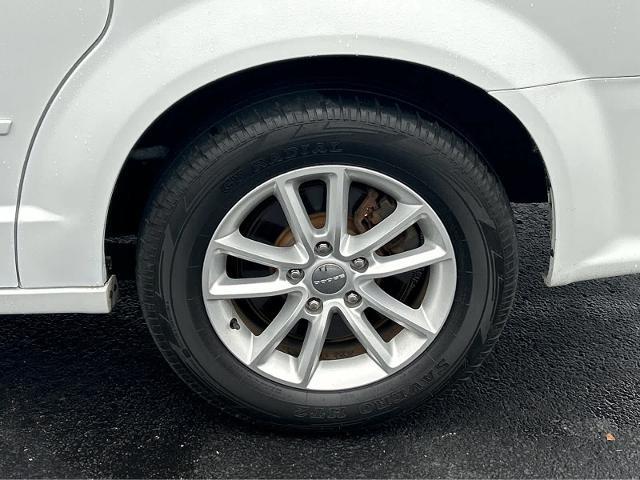 2014 Dodge Grand Caravan - $13,995