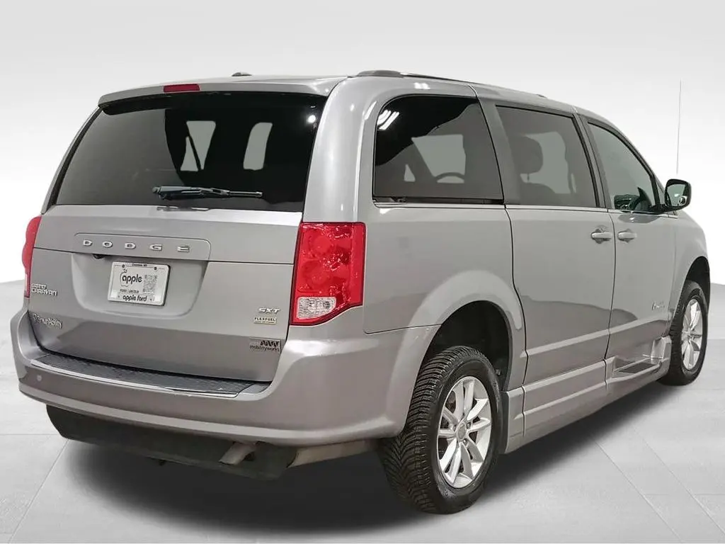 2018 Dodge Grand Caravan - $39,300