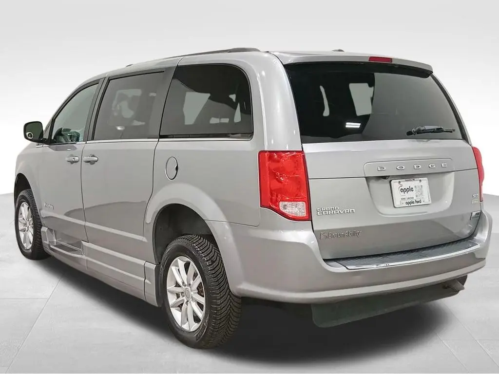 2018 Dodge Grand Caravan - $39,300