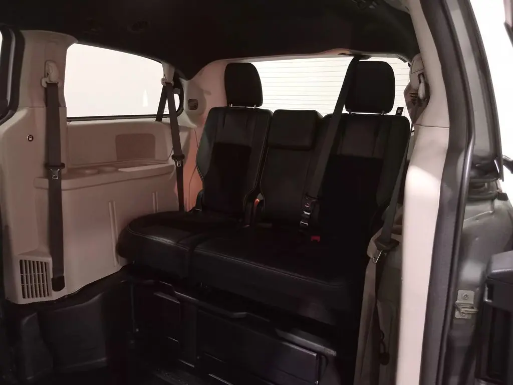 2018 Dodge Grand Caravan - $39,300