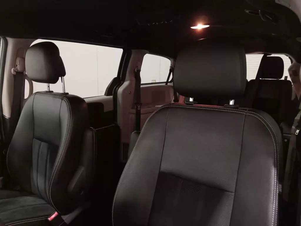 2018 Dodge Grand Caravan - $39,300