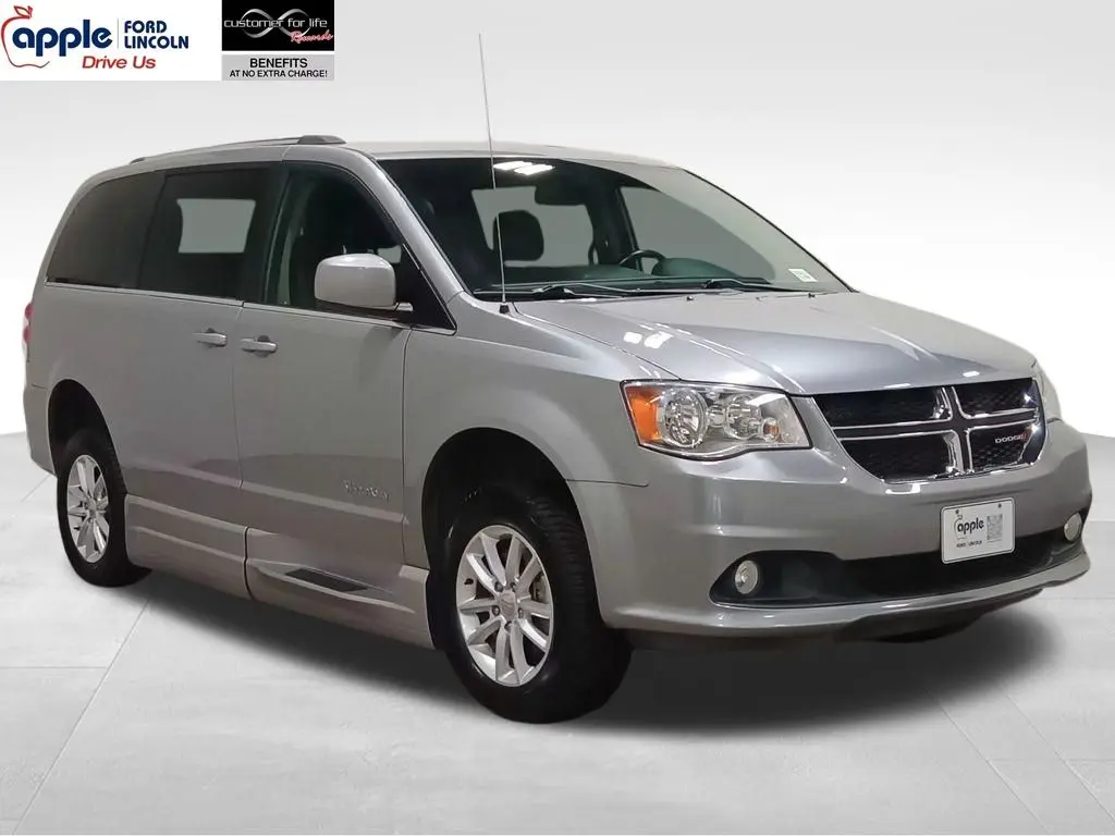 2018 Dodge Grand Caravan - $39,300