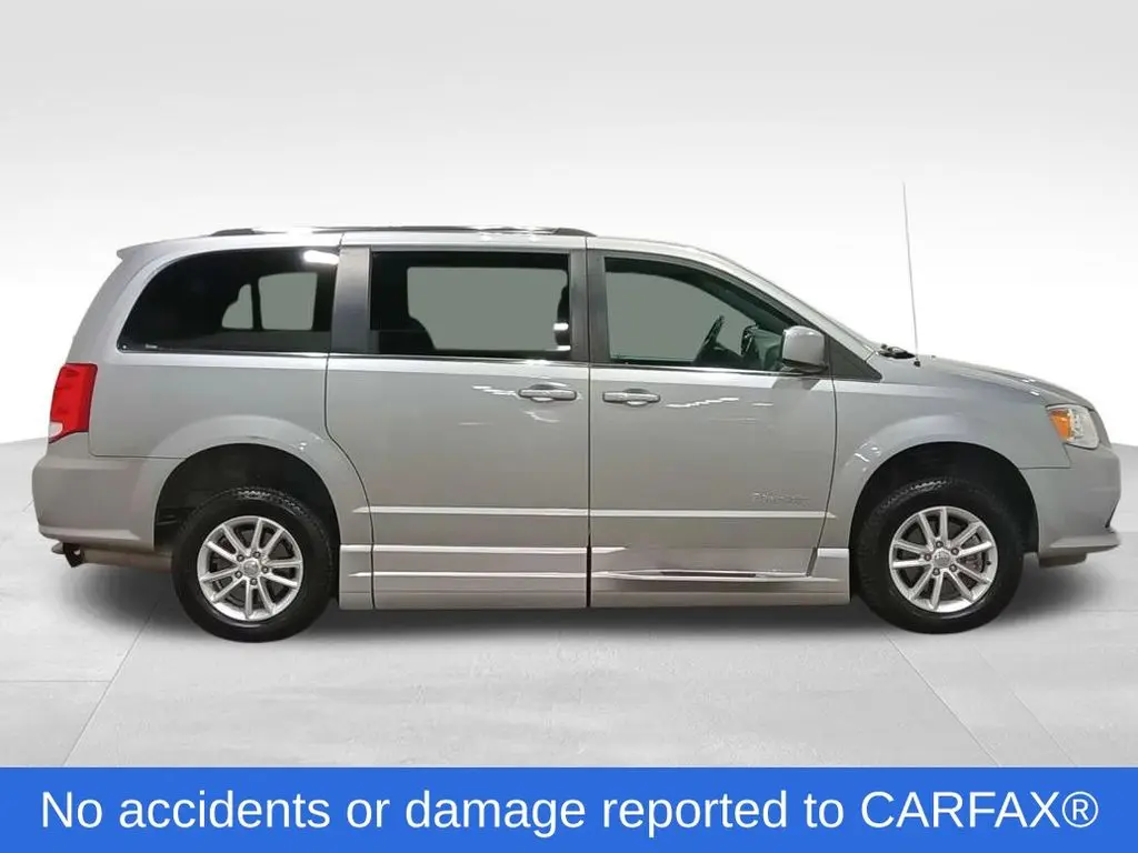 2018 Dodge Grand Caravan - $39,300