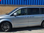 2017 Grand Caravan Thumbnail 3