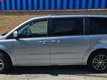 2017 Grand Caravan Thumbnail 4