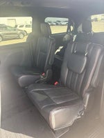 2019 Grand Caravan Thumbnail 6