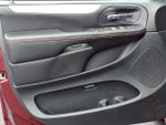 2017 Grand Caravan Thumbnail 14
