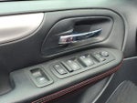2017 Grand Caravan Thumbnail 15