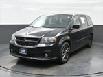 2017 Grand Caravan Thumbnail 1