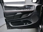 2017 Grand Caravan Thumbnail 9
