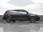 2017 Grand Caravan Thumbnail 32