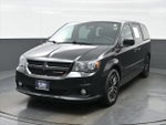 2017 Grand Caravan Thumbnail 1