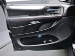 2017 Grand Caravan Thumbnail 9