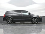 2017 Grand Caravan Thumbnail 32