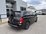 2019 Grand Caravan Thumbnail 3