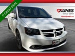 2019 Grand Caravan Thumbnail 1