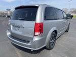 2017 Grand Caravan Thumbnail 5