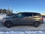 2017 Grand Caravan Thumbnail 4